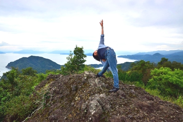 ���K�ŎO�p�̃|�[�Y