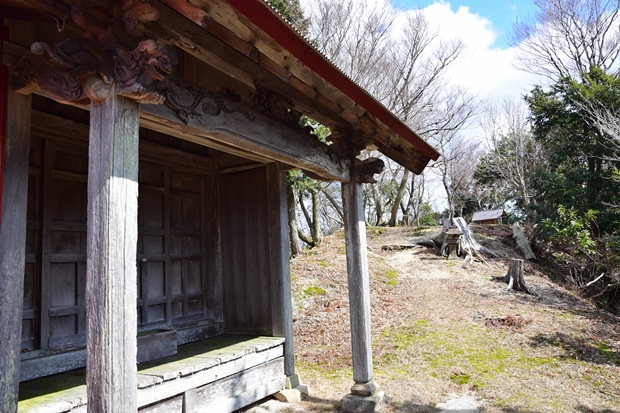 �����_��