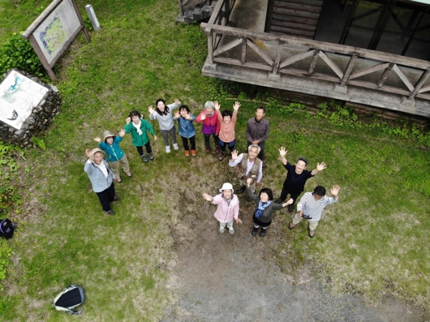 ���R�u�i�n�E�X